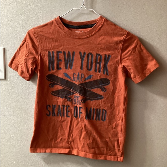 Boys Gap Kids Medium Orange New York Skate of Mind Skateboard Graphic Tee - Picture 1 of 1
